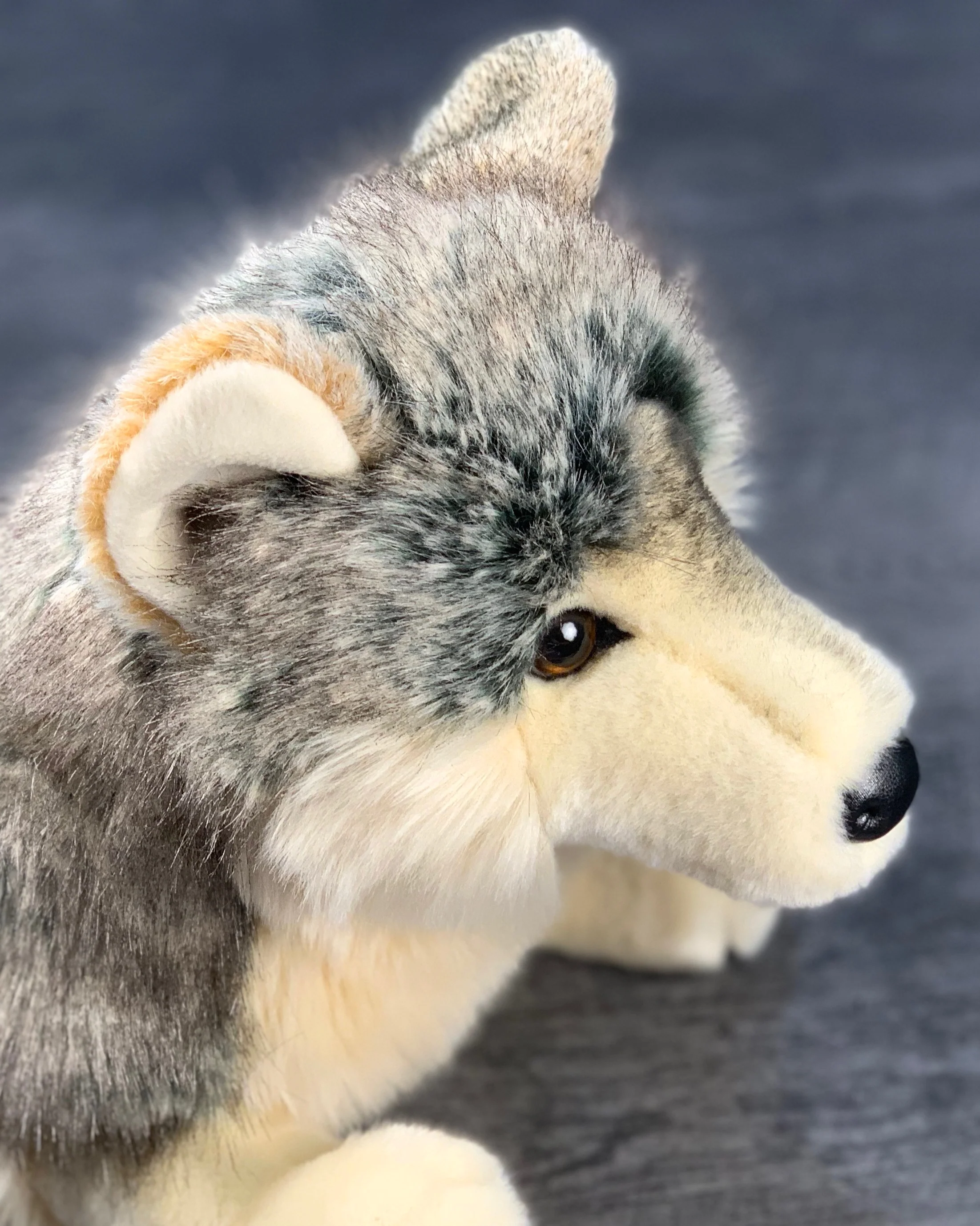 Weighted Gray Wolf Plush — 18" Lifelike & Cuddly (Up to 5 lbs) - Image 3